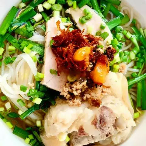 Hình ảnh Hủ tiếu mì gói nước giò thịt