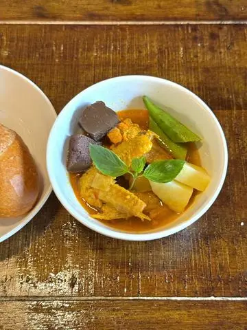 Hình ảnh Cà ri cánh tô thường