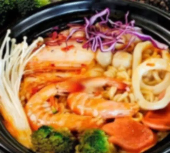 Hình ảnh Mì cay kim chi bò