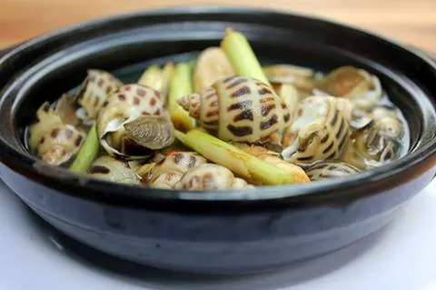 Hình ảnh Ốc hương hấp sả