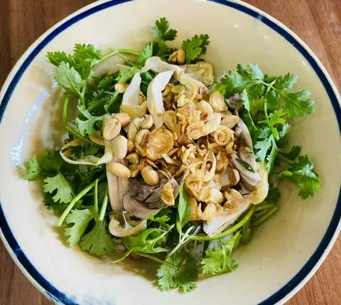 Hình ảnh Phở trộn thịt đùi