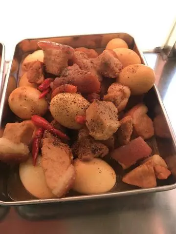 Hình ảnh cơm thịt kho trứng