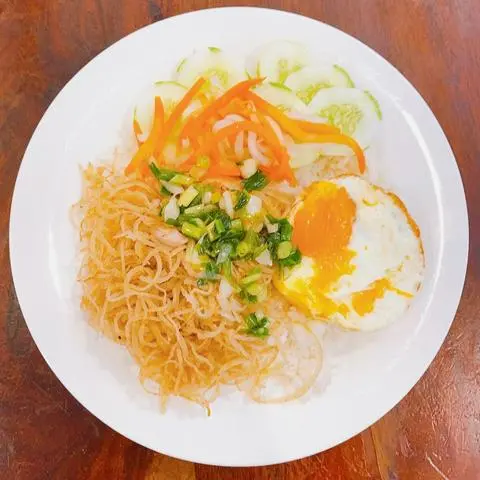 Hình ảnh Cơm Tấm Bì + Ốp La
