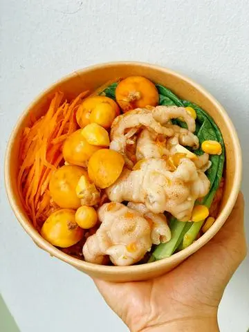 Hình ảnh Mì Trộn Chân Gà Rút Xương + Trứng Non