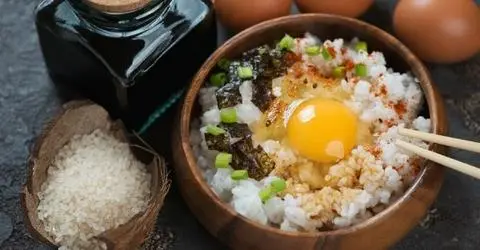 Hình ảnh Cơm trộn trứng