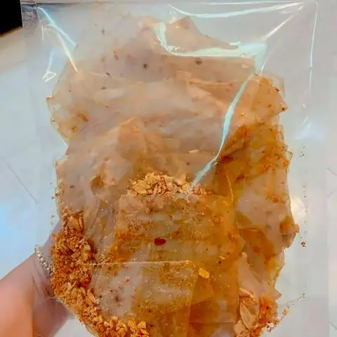 Hình ảnh Bánh tráng muối nhuyễn tỏi phi 200g
