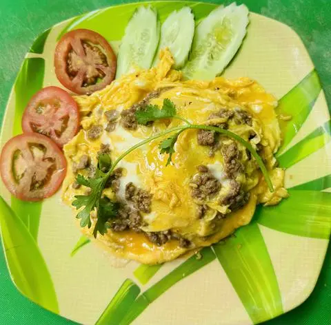 Hình ảnh Cơm bò phủ trứng