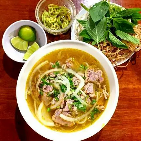Hình ảnh Bún bò tái
