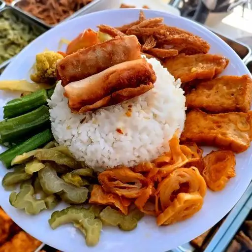 Hình ảnh Cơm Chay Thập Cẩm + Chả Giò