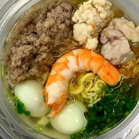 Hình ảnh Mì gói thập cẩm người lớn