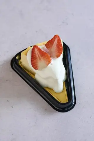 Hình ảnh Burnt Cheesecake Phô Mai Nướng Có Topping
