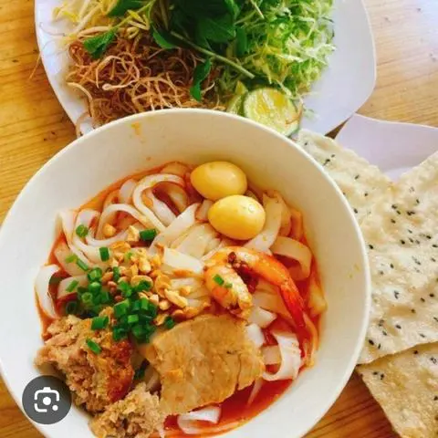 Hình ảnh mì quãng  thịt ,tôm ,trứng