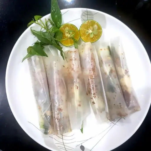 Hình ảnh Bánh tráng trứng cút ( 3 cuốn )