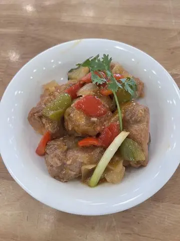 Hình ảnh Cơm sườn xào chua ngọt