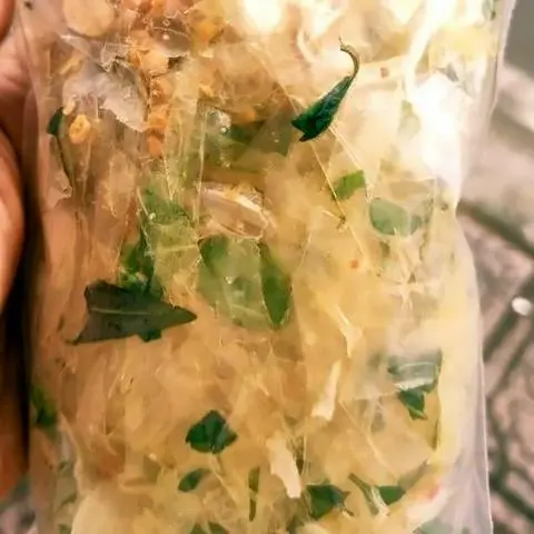 Hình ảnh Bánh tráng dẻo trộn trứng muối mỡ hành tỏi phi