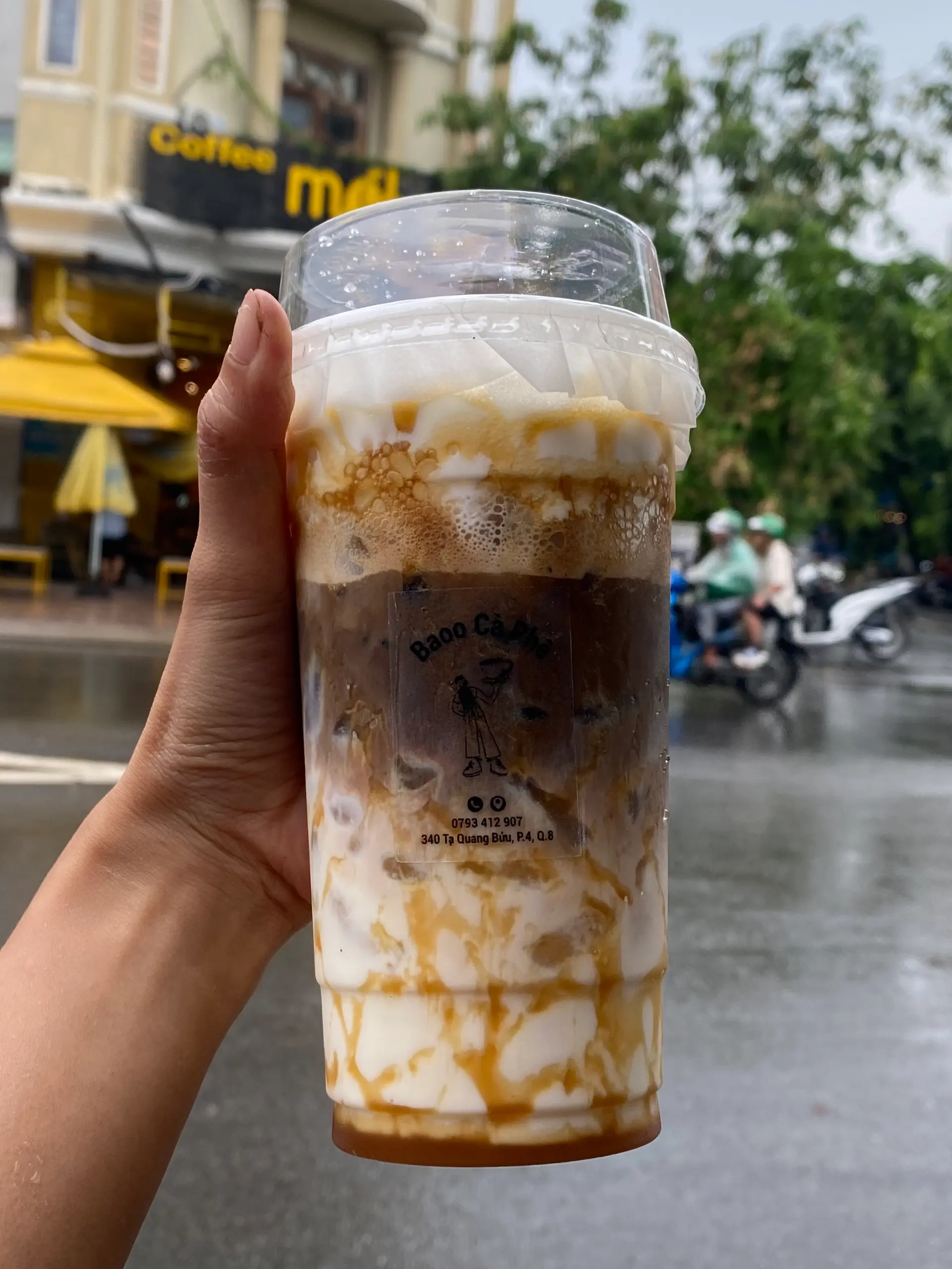 Hình ảnh Cà phê sữa tươi caramel muối (Size L)