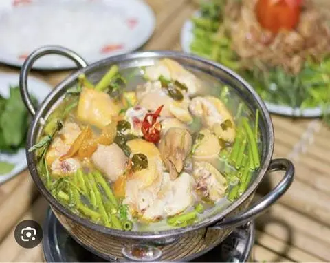 Hình ảnh Lẩu gà lá giang