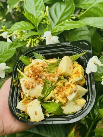 Hình ảnh Trứng gà vữa trộn sate tỏi