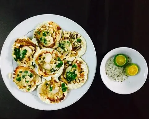 Hình ảnh Sò điệp nướng mỡ hành