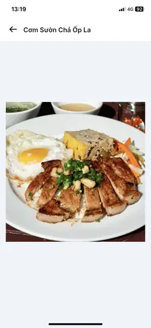 Hình ảnh Cơm sườn chả ốp la