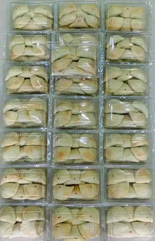 Hình ảnh Quai vạc đậu xanh sầu riêng 10 bánh 