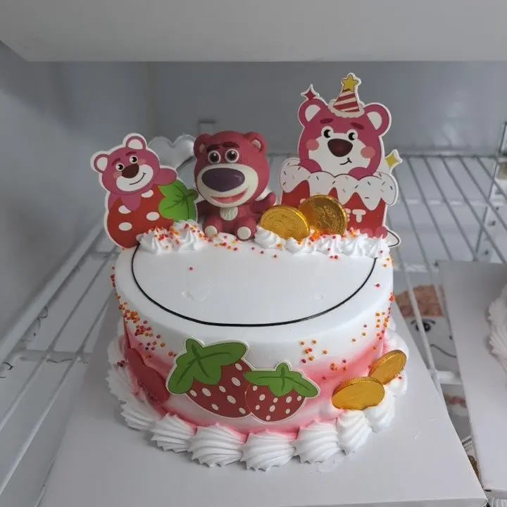 Hình ảnh Bánh kem Gấu Dâu 