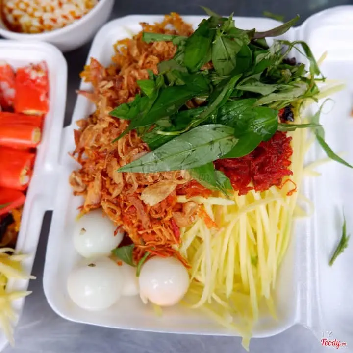 Hình ảnh Gỏi Xoài Khô Bò Phần Lớn( Tặng kèm bánh phồng tôm)