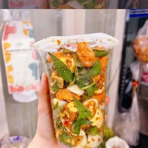 Hình ảnh Trứng gà vữa lắc da heo tỏi ớt 