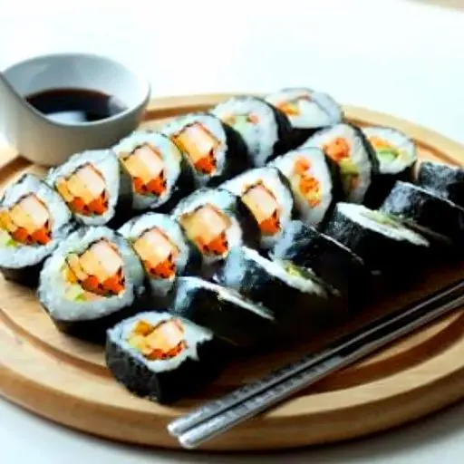 Hình ảnh Kimbap xúc xích nướng