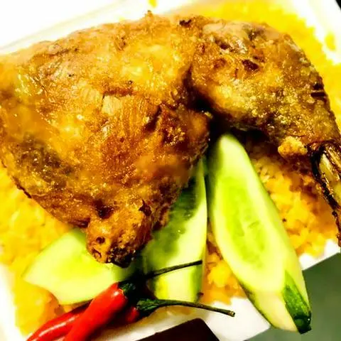 Hình ảnh Cơm đùi gà 1/4 xối mỡ - canh