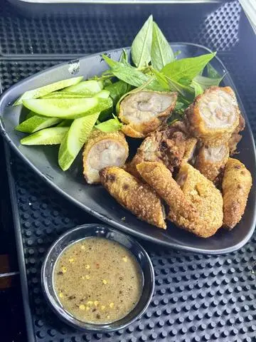 Hình ảnh Đuôi heo muối chiên giòn 200gr