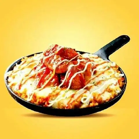 Hình ảnh Cơm gà nướng phô mai cay