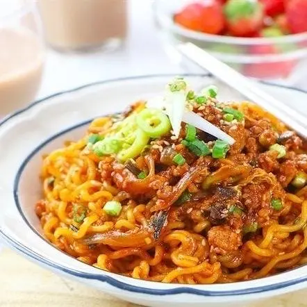 Hình ảnh MÌ TRỘN - GIÒ KHOANH MÓNG HEO