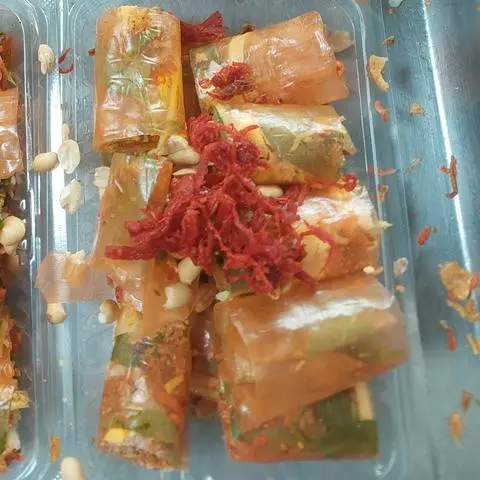 Hình ảnh bánh tráng cuốn kèm sốt muối tắc 