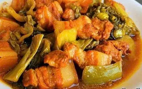 Hình ảnh Cơm thịt kho cải chua