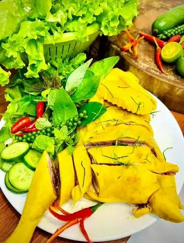Hình ảnh Gà Ủ Muối Hoa Tiêu 1/2 Con ( Chặt Sẵn ) + Kèm 2 Hũ Sốt Chấm Muối Hoa Tiêu 