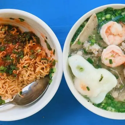 Hình ảnh Mì trộn thịt bò - tôm - trứng lòng đào