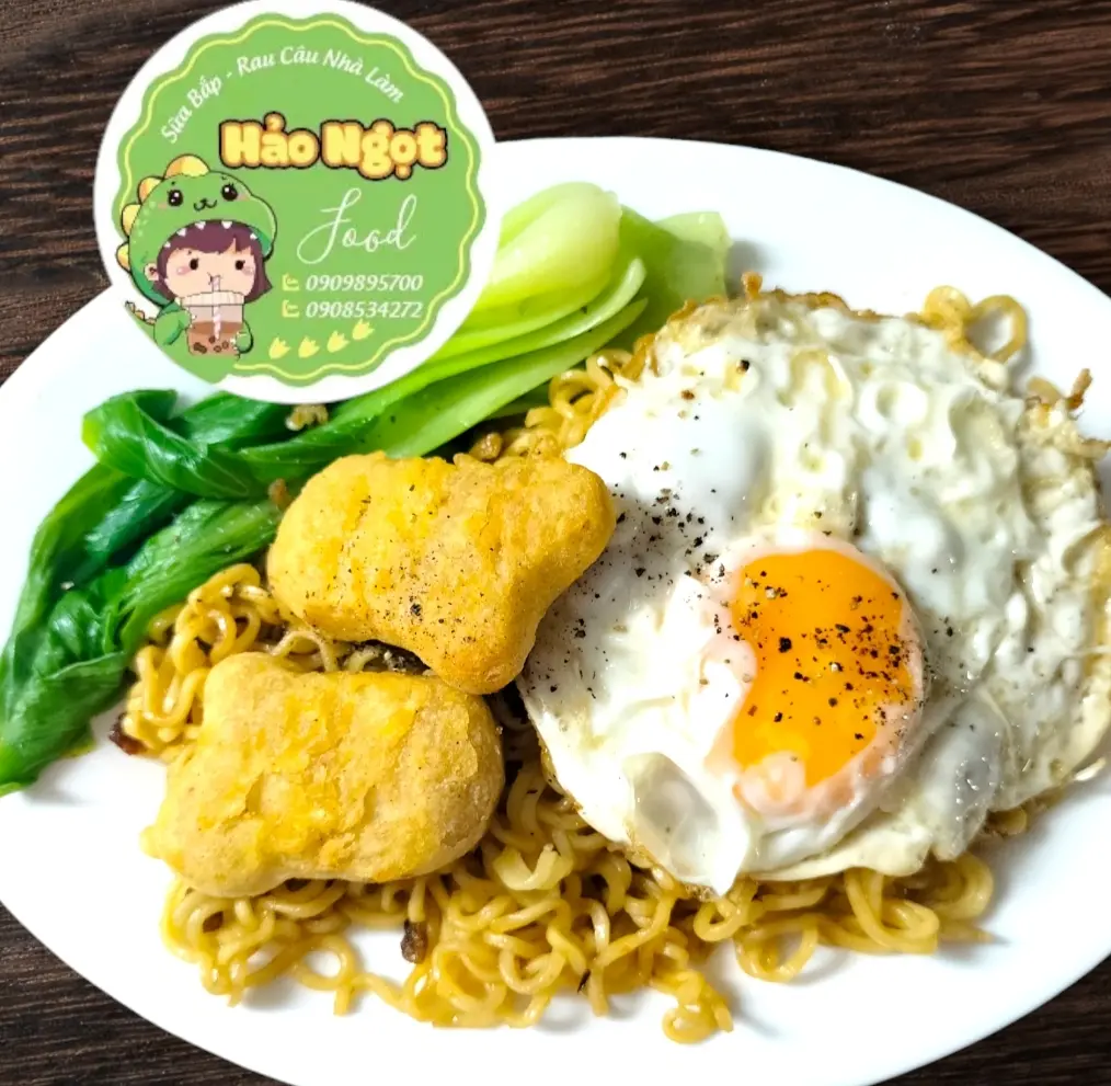 Hình ảnh MÌ TRỘN GÀ NUGGET + TRỨNG ỐP LA 