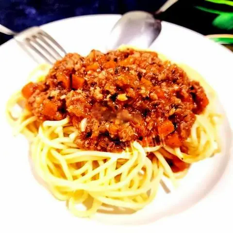 Hình ảnh Mỳ Ý sốt thịt bằm - Spaghetti nóng hồi thịt nhiều