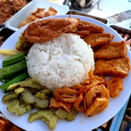 Hình ảnh Cơm Chay Thập Cẩm + Chả Chén