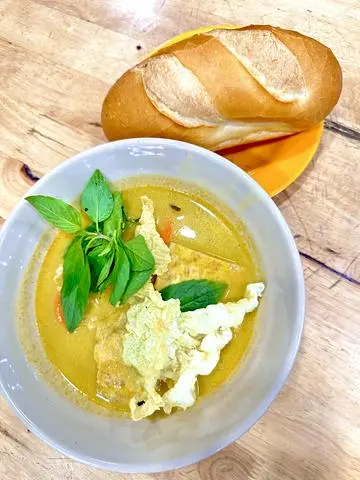 Hình ảnh CÀ RI BÁNH MÌ