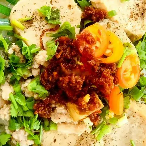 Hình ảnh Hủ tiếu hoành thánh khô bò viên
