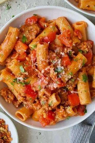Hình ảnh Rigatoni bò bằm sốt cà 