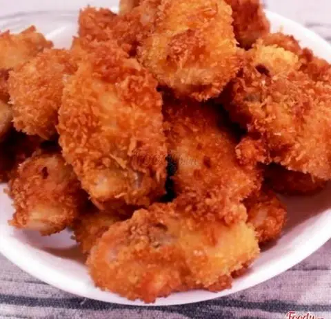 Hình ảnh Cơm phi lê cá basa chiên giòn chấm mắm tỏi