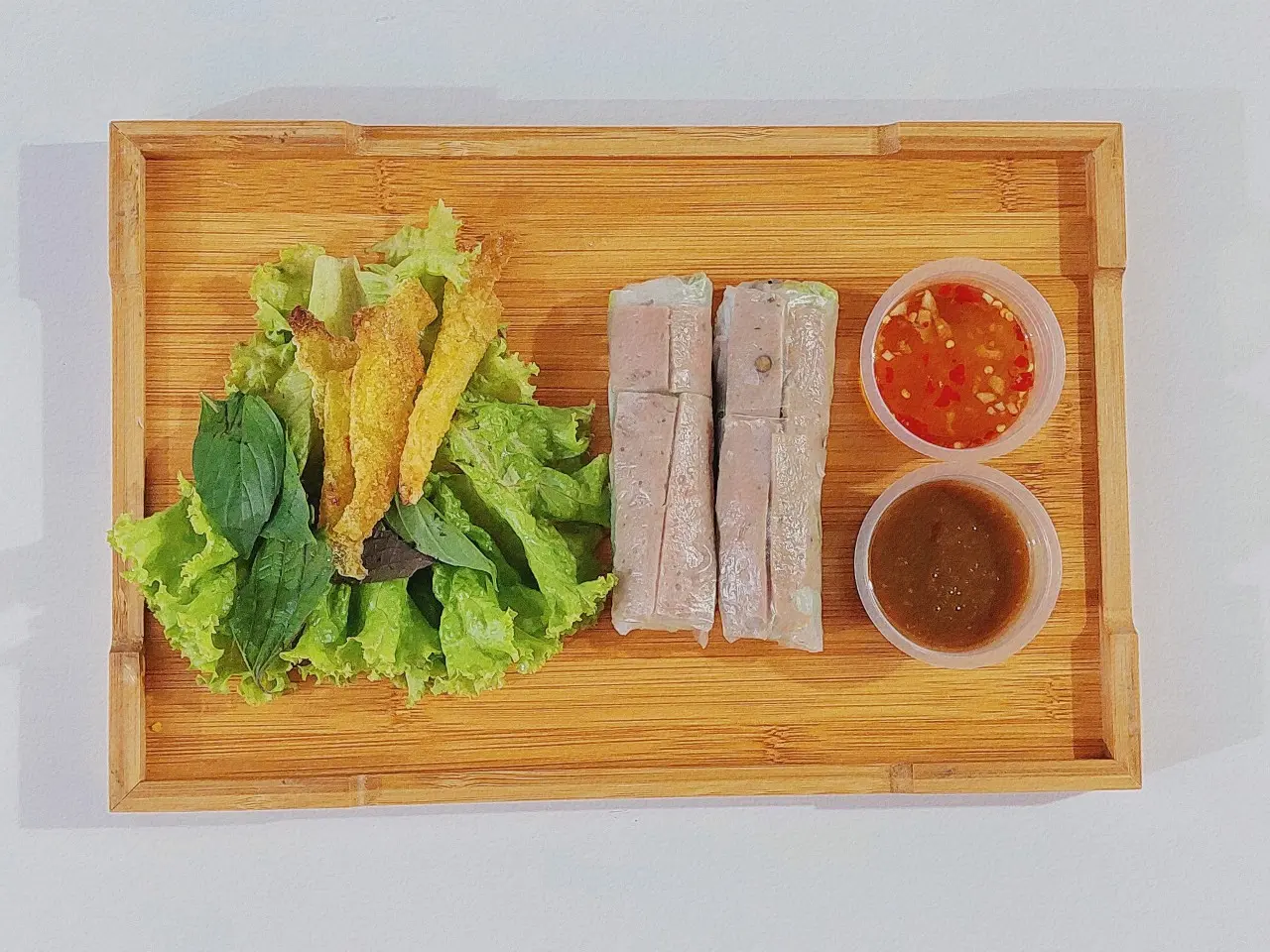 Hình ảnh Combo 5 cuốn chả lụa + Nước