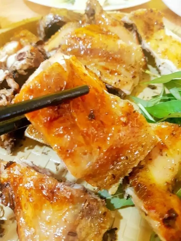 Hình ảnh Gà quay 1/2 con ( 5 bánh bao)