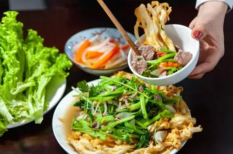 Hình ảnh Phở Xào Giòn 1 Người Ăn