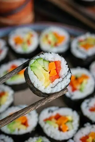 Hình ảnh Cuộn Rau Củ & Inari (8 Miếng) | Vege Rolls (8pcs)