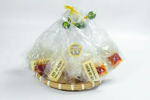 Hình ảnh Bánh Tráng Chấm Ớt Sệt