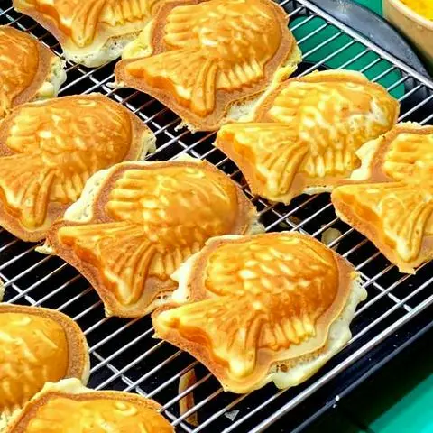 Hình ảnh Bánh cá phô mai trứng muối 